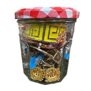 *SUPER BOWL FLASH SALE* Mystery jewelry jar (includes pearls)